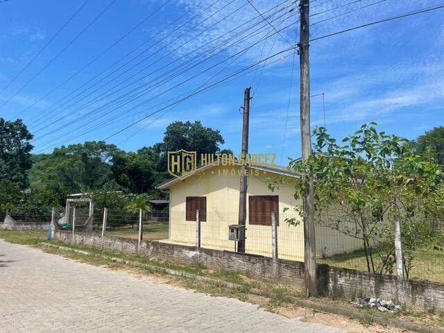 #1570 - Casa para Venda em Torres - RS - 3