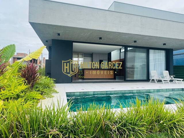 #1409 - Casa para Venda em Torres - RS - 2