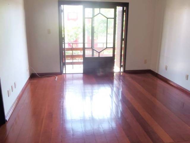 #2008 - Casa para Venda em Porto Alegre - RS - 3